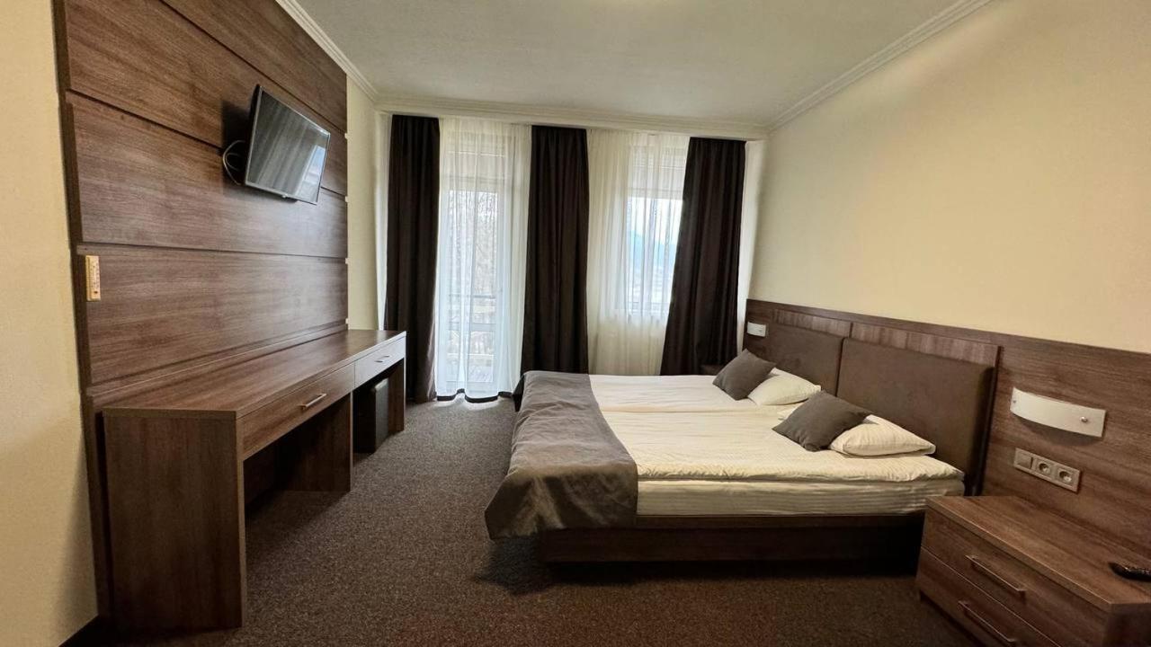 Kateryna Hotel *